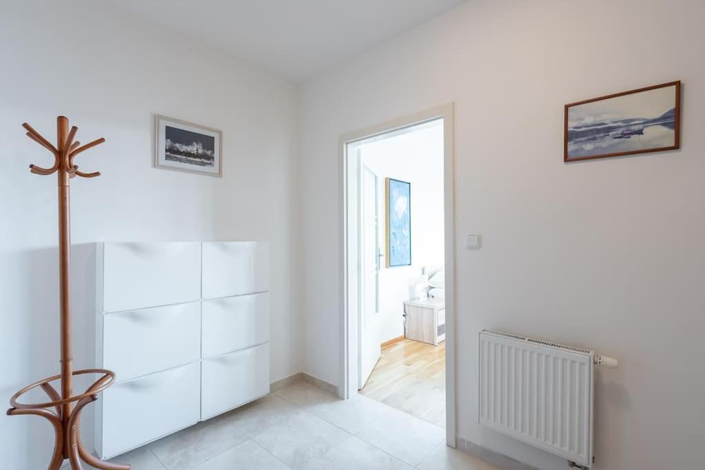 Sunny Safron Apartment Πράγα Εξωτερικό φωτογραφία