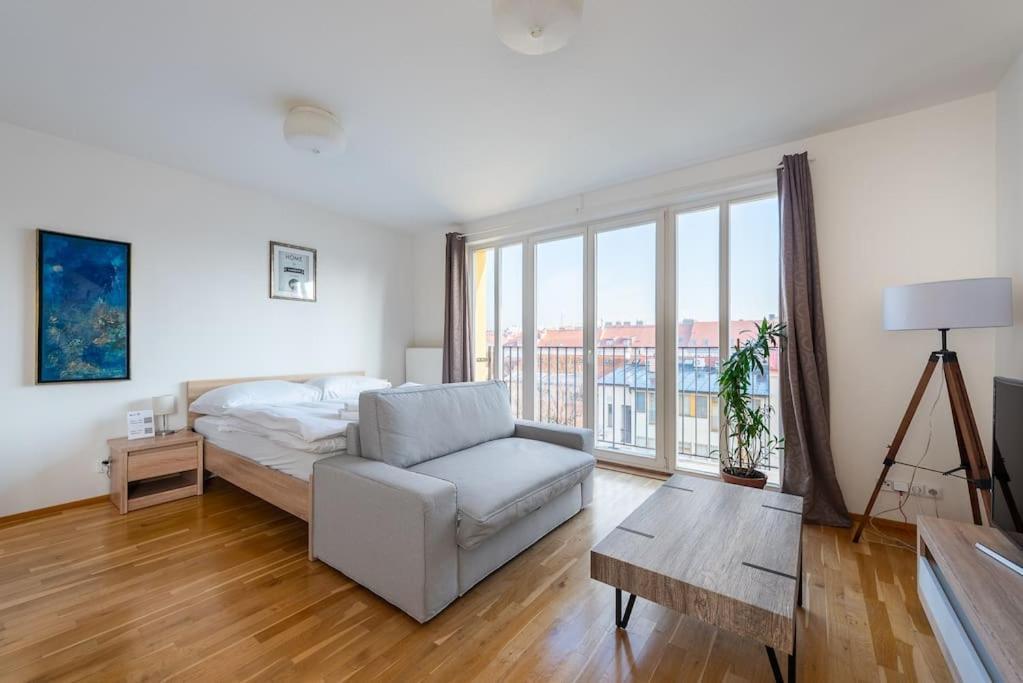 Sunny Safron Apartment Πράγα Εξωτερικό φωτογραφία