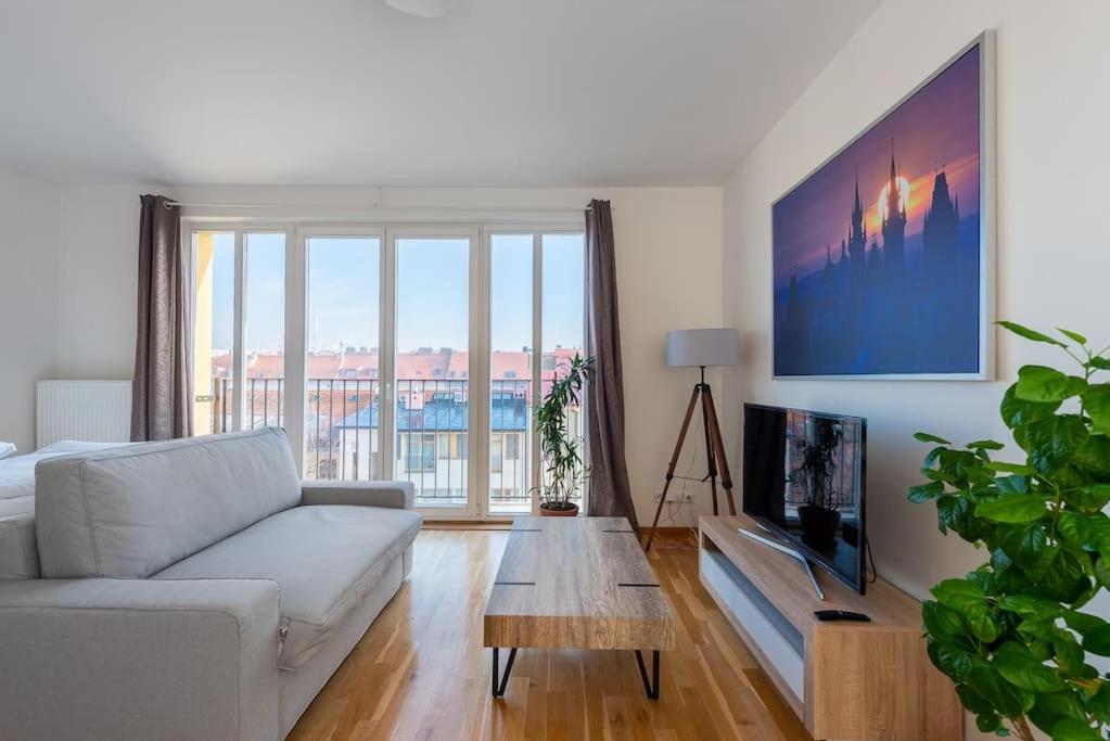 Sunny Safron Apartment Πράγα Εξωτερικό φωτογραφία